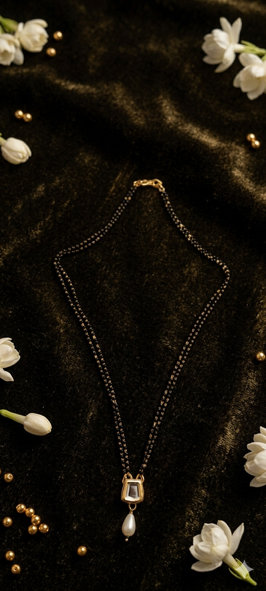 Contemporary Minimalist Mangalsutra with Kundan Drop